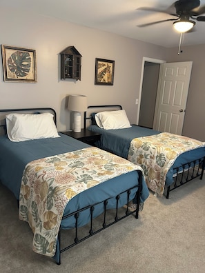 2 dormitorios, tabla de planchar con plancha, wifi gratis y ropa de cama