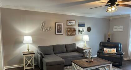 Charming 2-bedroom corporate townhome in pleasant Madison.