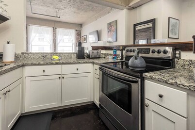 The Iconic Memphis Studio!