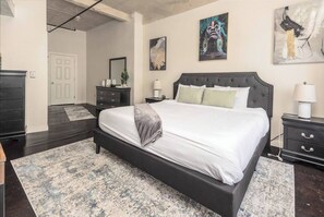 1 chambre, fer et planche à repasser, accès Internet, draps fournis