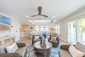 Smart TV, livros, escritórios