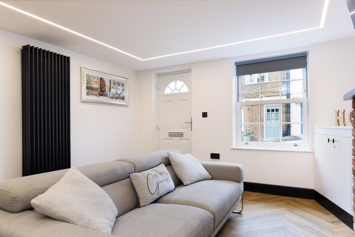 TV, fireplace, offices