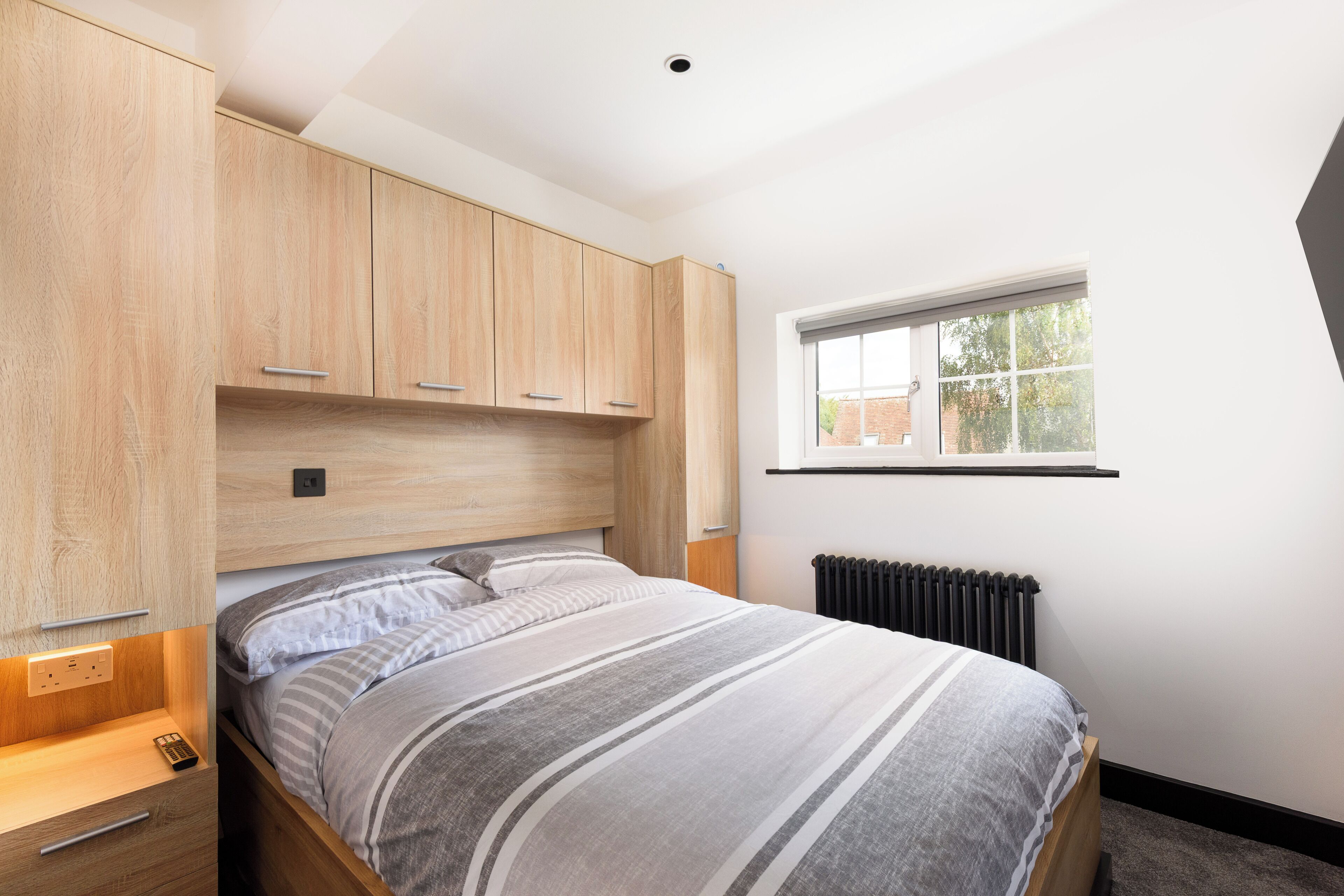 2 多间卧室、上网接入