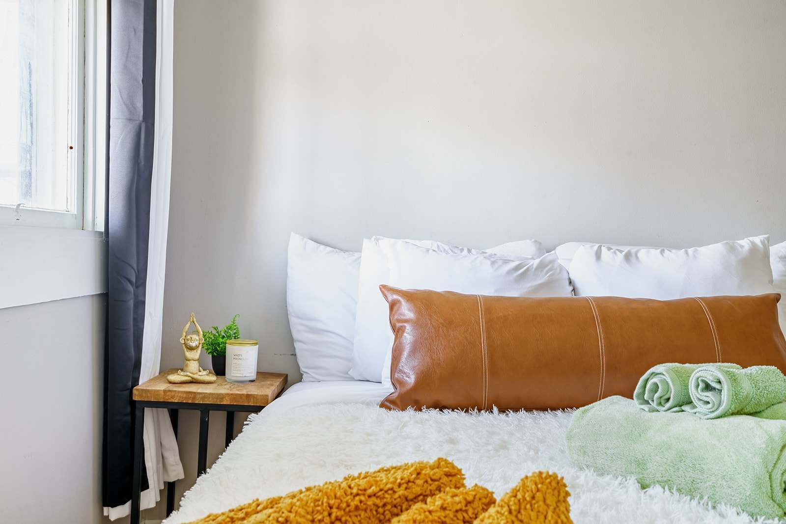 2 bedrooms, in-room safe, desk, iron/ironing board