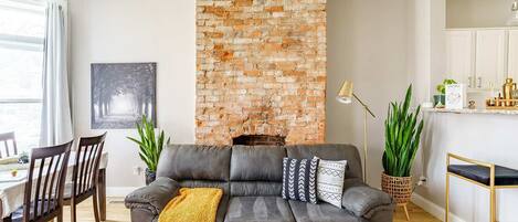 Smart TV, books, offices
