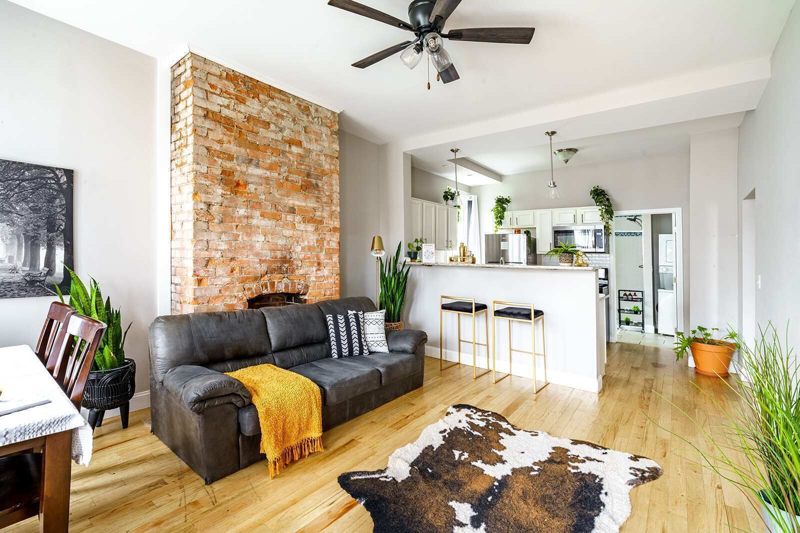 Smart TV, books, offices