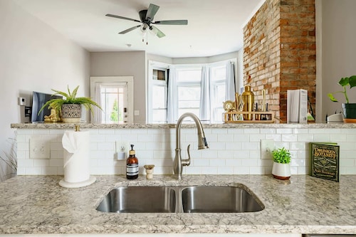 Short North & Downtown & OSU | Near High Street | Free Parking | 5,800+ Reviews