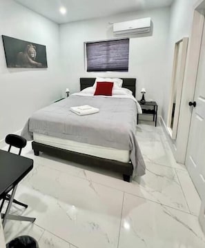 1 chambre, fer et planche à repasser, Wi-Fi, draps fournis