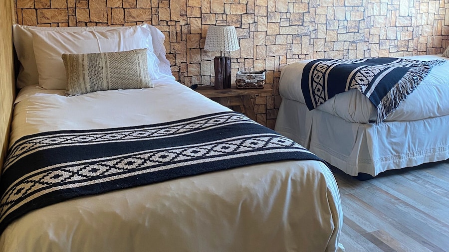 Hostal Lago Cóndor