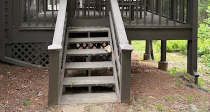 7 Acre Mountain Retreat in Cashiers with Whiteside Views - 10 min to Crossroads