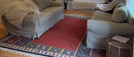 2 bedrooms, bed sheets
