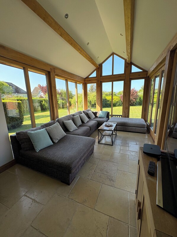 Smart TV, fireplace, DVD player, ping pong