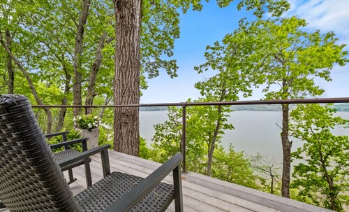 Prime RV spot! Grand Lake- Wyandotte, OK
On a point…One way in, one way out