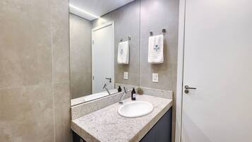 Studio | Bathroom