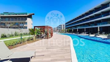 3 albercas al aire libre