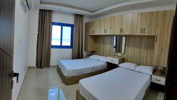 1 bedroom, bed sheets