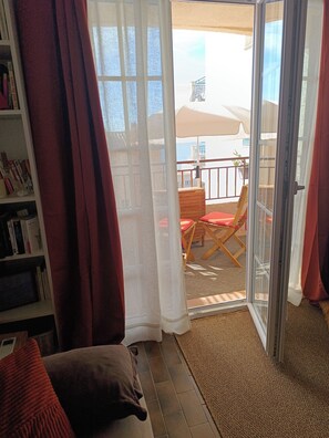 TV, books