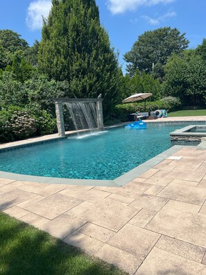 Ulkouima-allas, lämmitetty uima-allas