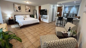 Room - Chic 1-bedroom apartment with AC, fitness room in fabulous San Juan (San Juan)