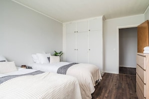 Bureau, Wi-Fi gratuit, draps fournis