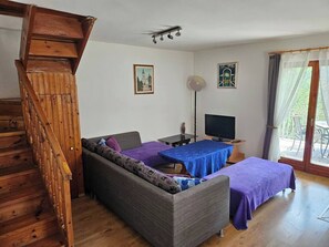 Televisor i llar de foc