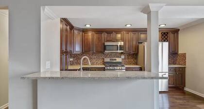 3-bedroom townhome in beautiful Deerfield with attached Garage. Month to Month