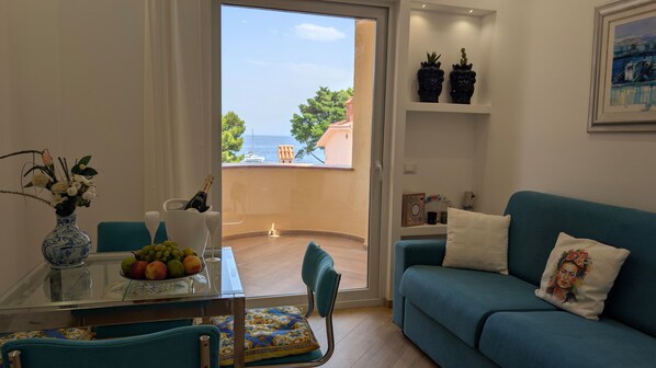 TV - Mondello D'Amare (Palermo)