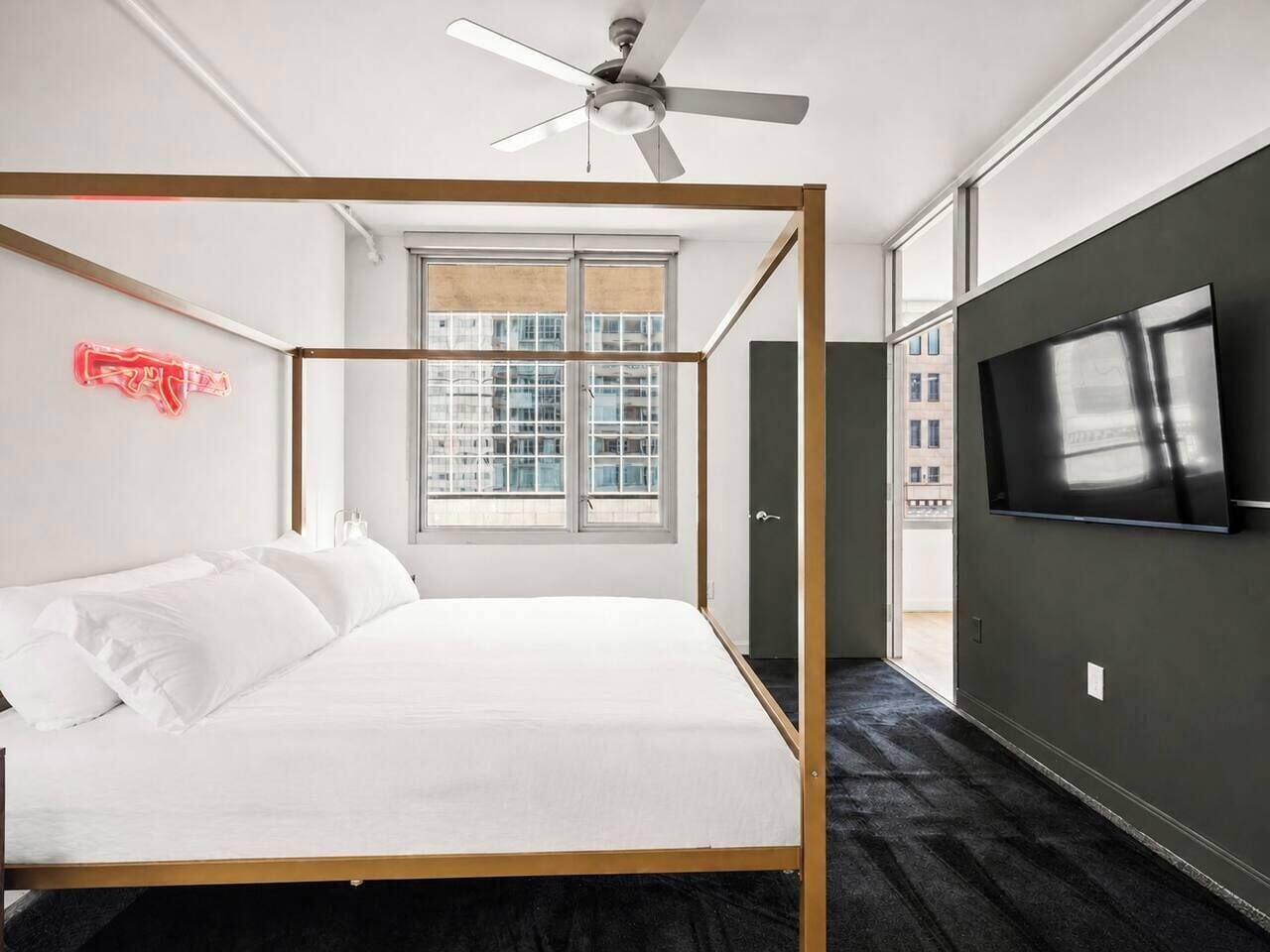1 bedroom, desk, iron/ironing board, WiFi (free)
