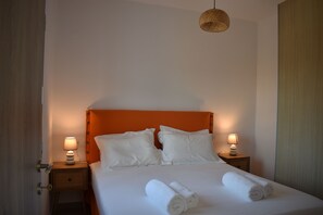 2 bedrooms, WiFi, bed sheets