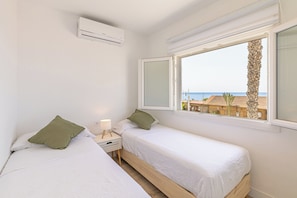 2 chambres, fer et planche à repasser, lit parapluie, Wi-Fi gratuit