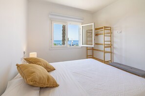 2 bedrooms, iron/ironing board, travel cot, free WiFi - Beachfront house (Rincón de la Victoria)