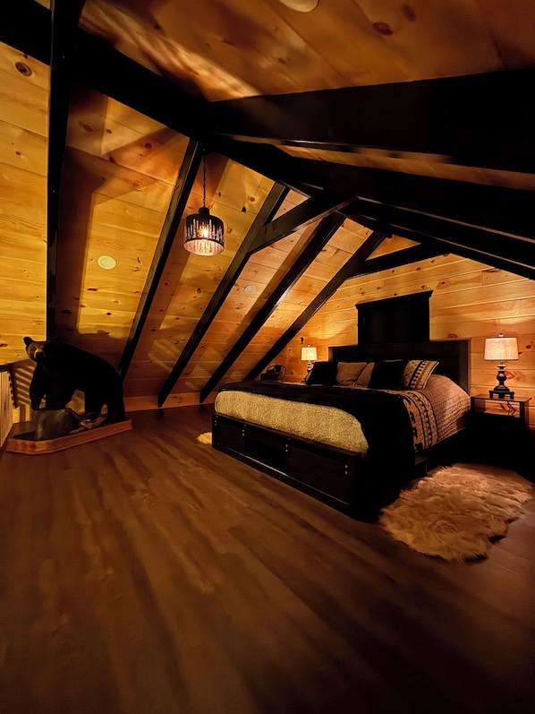 3 bedrooms, free WiFi, bed sheets - Cozy cabin with in the heart of Benezette, 1 mile from viewing center. (Benezette)