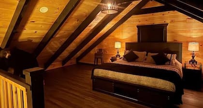 Cozy cabin with in the heart of Benezette, 1 mile from viewing center.