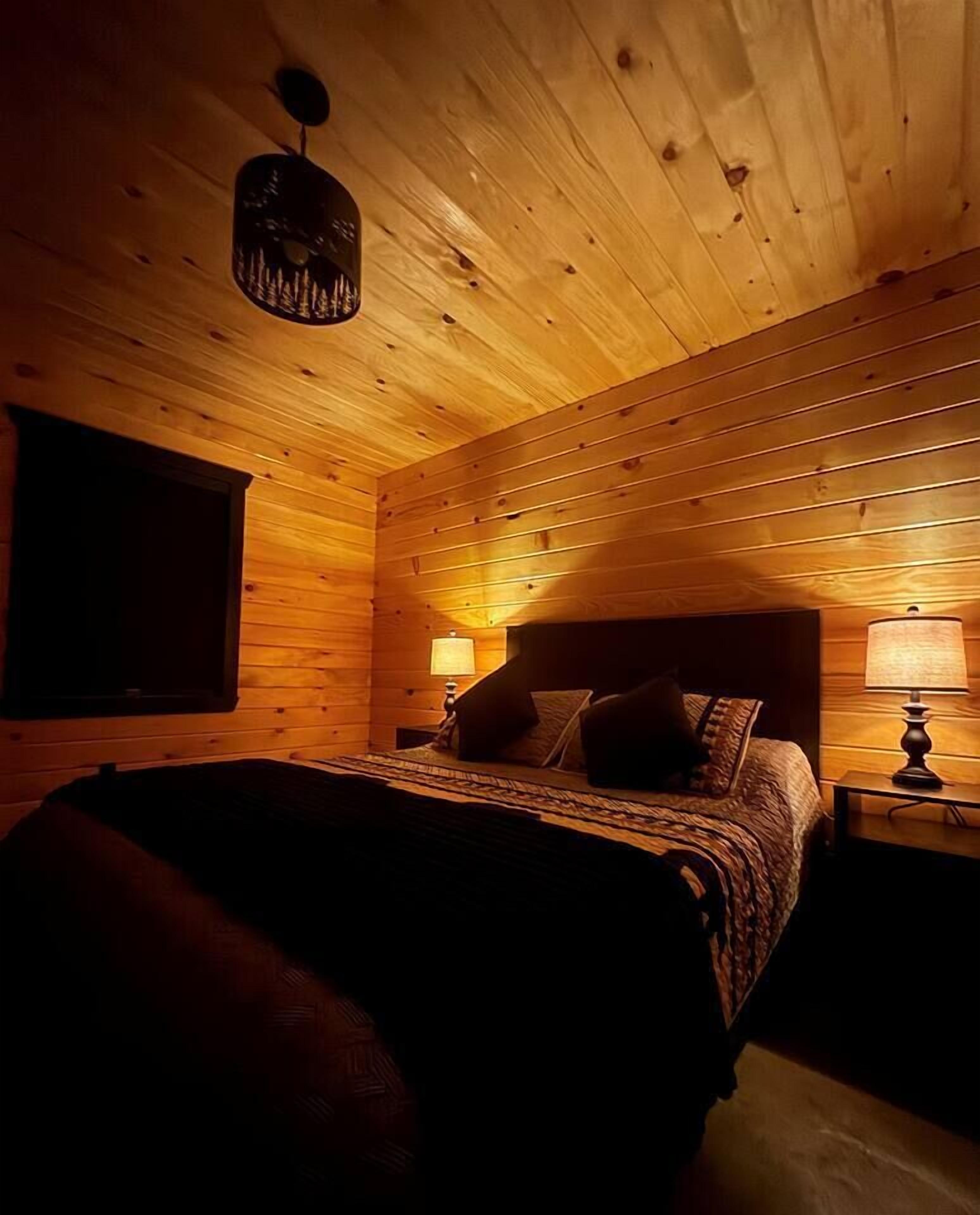 3 bedrooms, WiFi (free), bed sheets