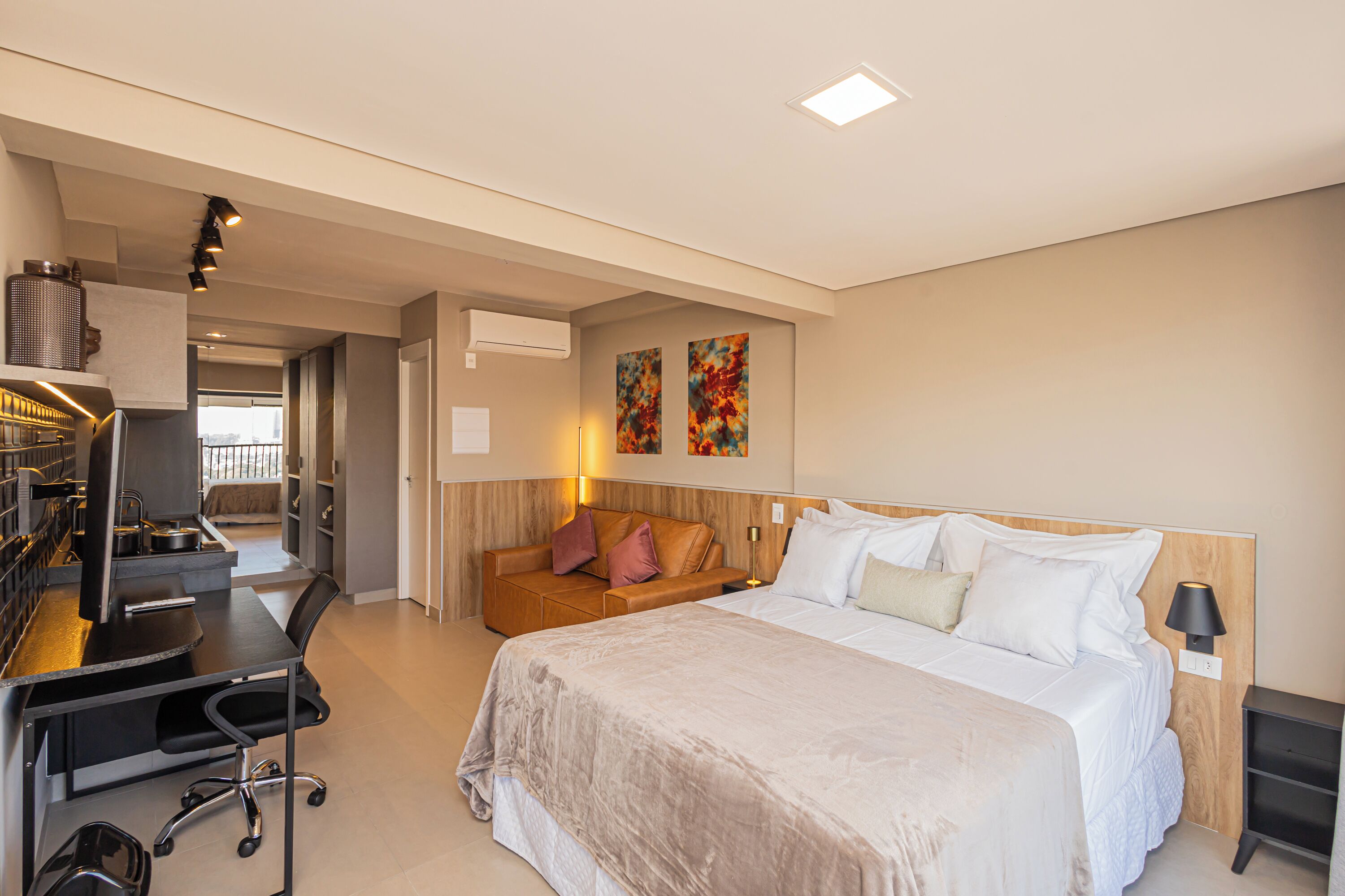 Classic Studio | Laptop workspace, free WiFi