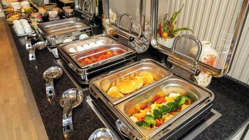 Daily buffet breakfast for a fee