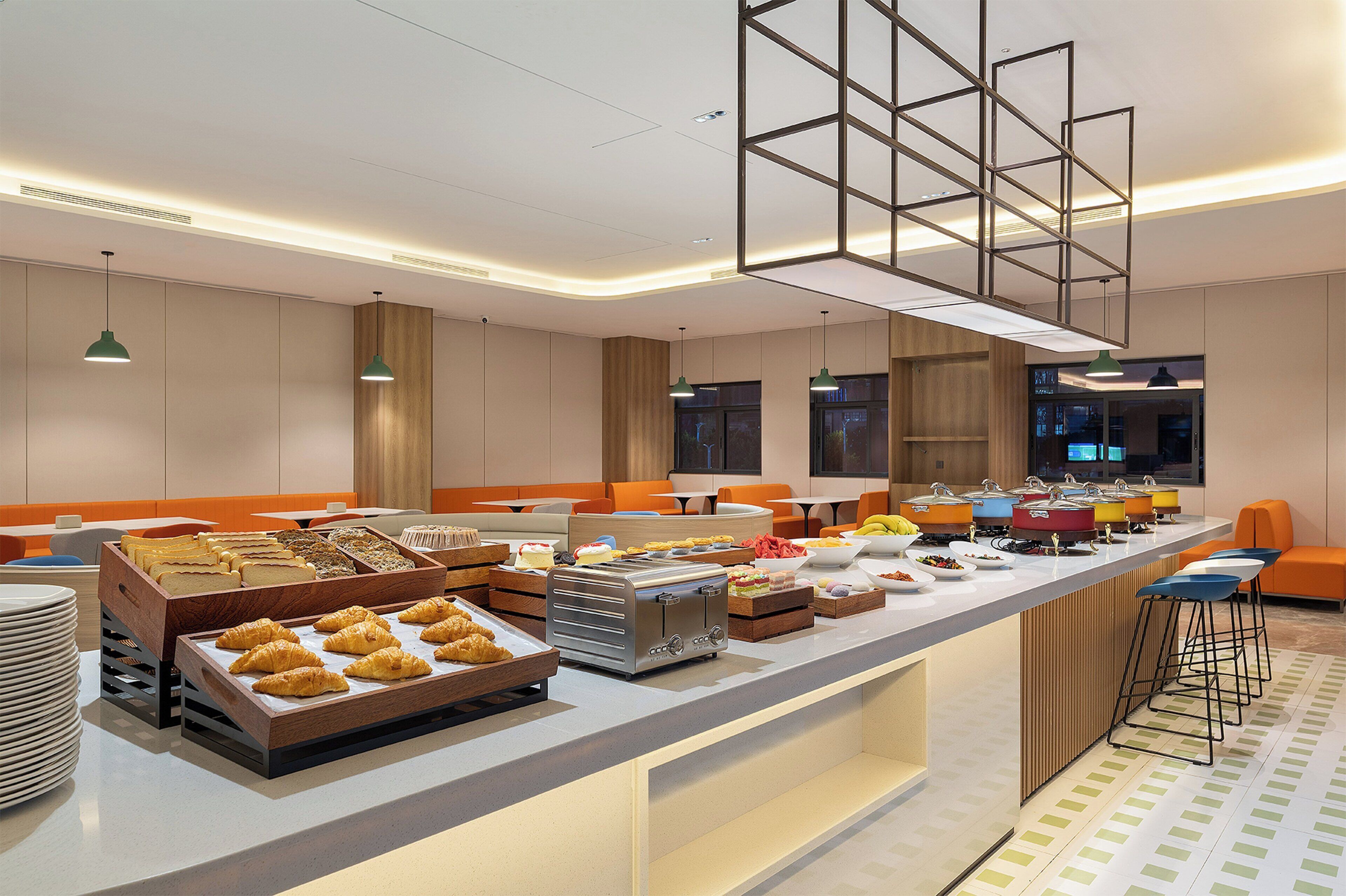 Free daily buffet breakfast