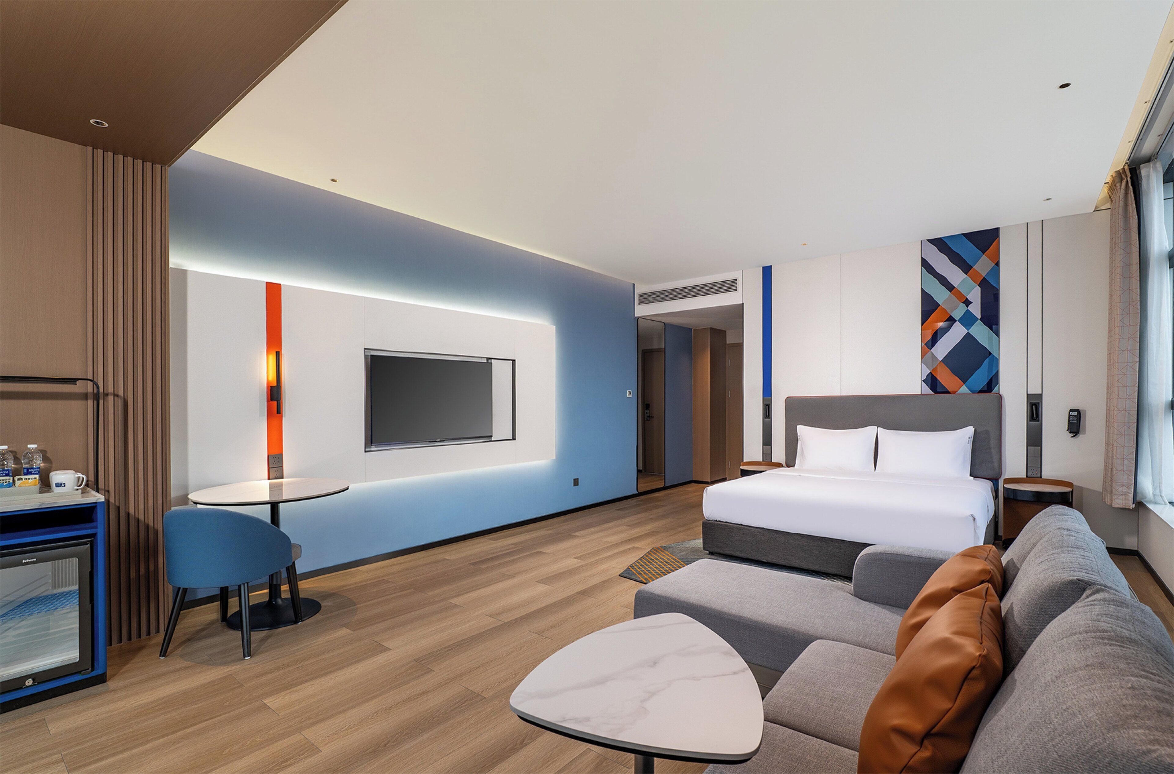 Premium bedding, down duvets, desk, laptop workspace