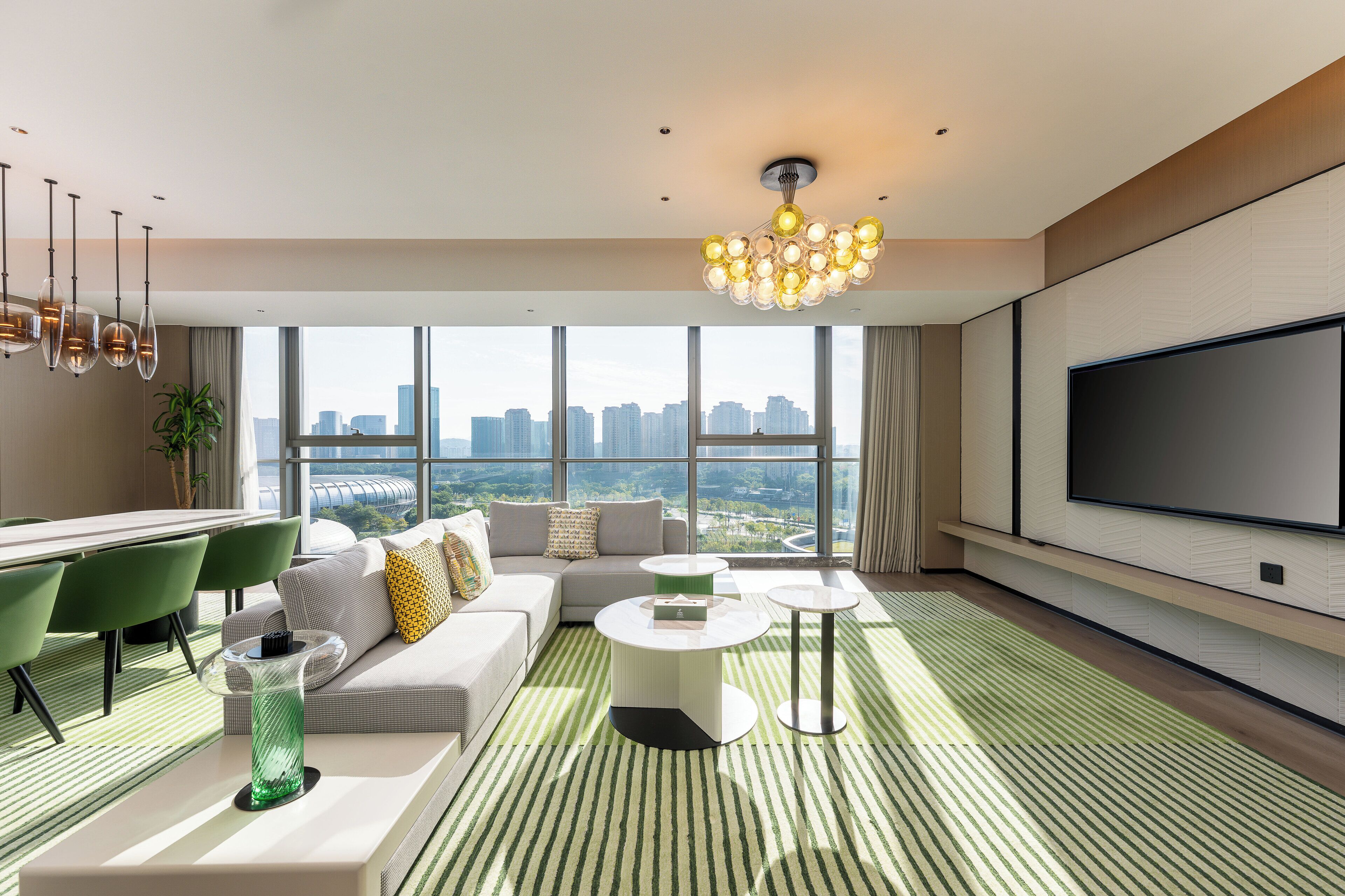 Suite, 1 Bedroom (Dining Area)