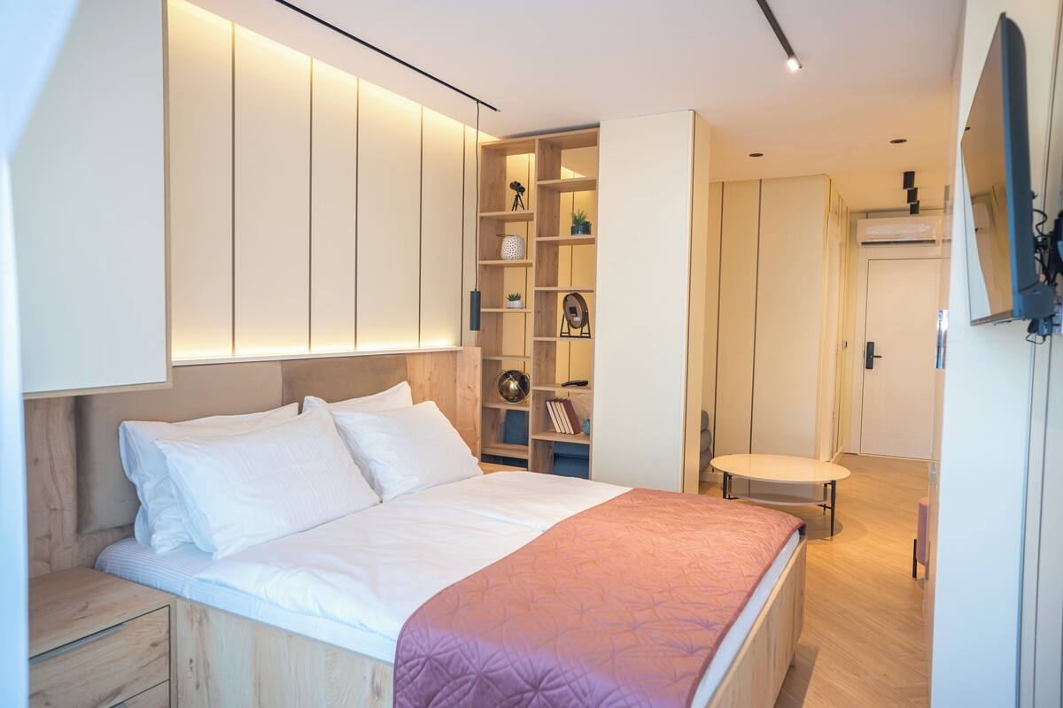 Apartamento luxo, sacada, vista para a cidade | Cortinas blackout, Wi-Fi de cortesia