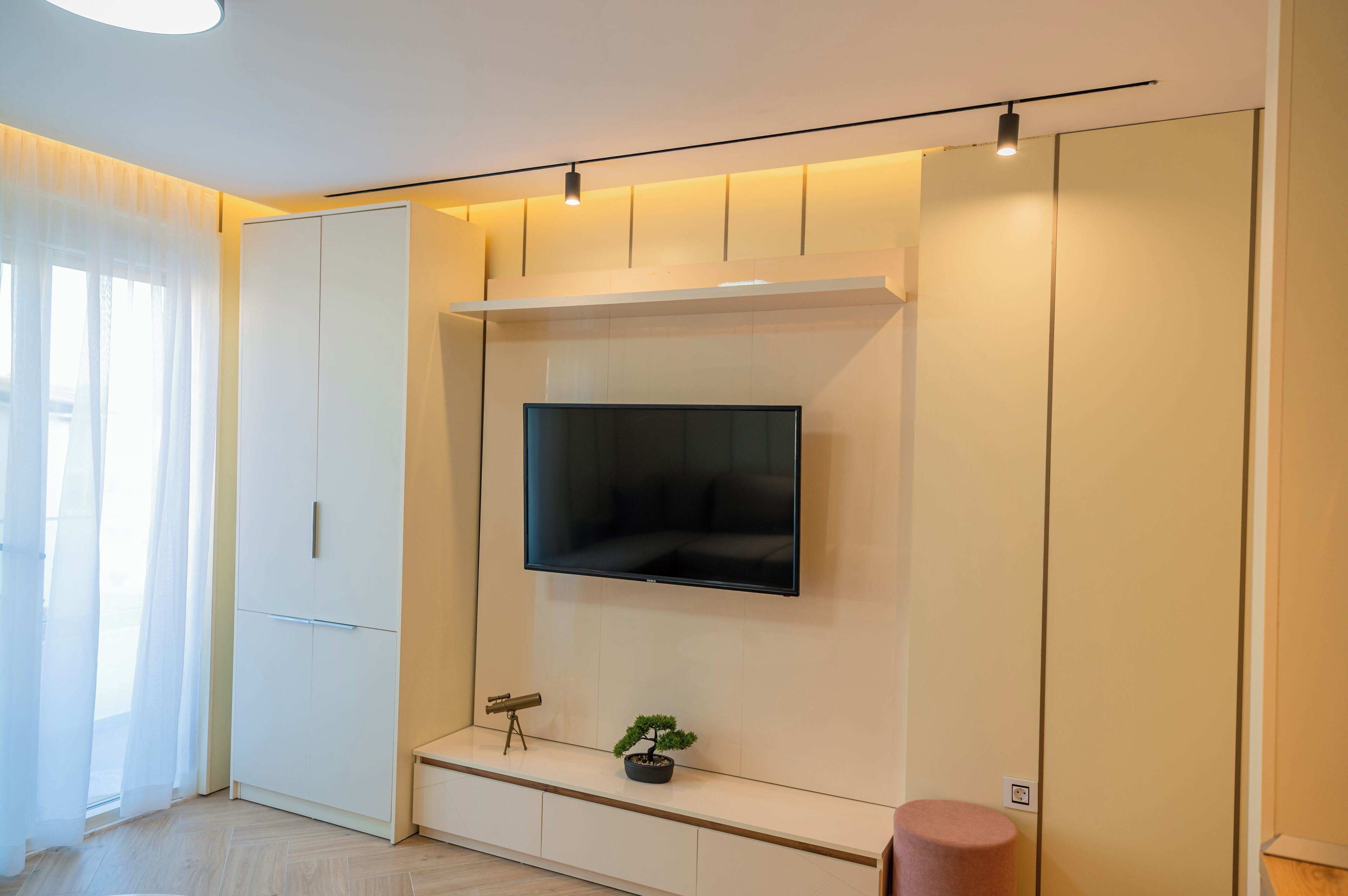 Family Apartment, Balcony, City View | Living area