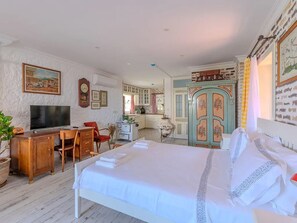 Comfort Room, Sea View | Desk, laptop workspace, free WiFi