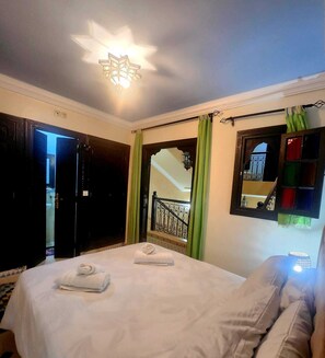Iron/ironing board, WiFi, bed sheets