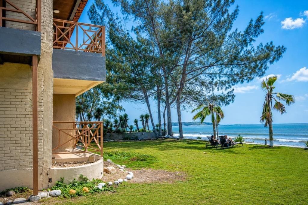 Vista para praia/oceano