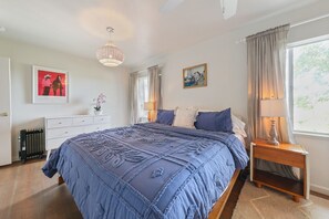 2 bedrooms, desk, iron/ironing board, free WiFi