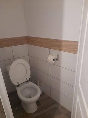 Handtücher, Seife, Toilettenpapier