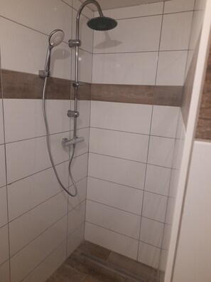Handtücher, Seife, Toilettenpapier
