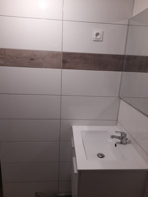 Handtücher, Seife, Toilettenpapier