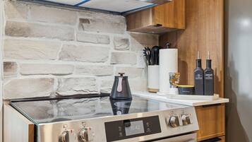 Micro-ondes, four, plaque de cuisson, lave-vaisselle