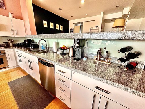 High Rise Condo in Downtown Los Angeles